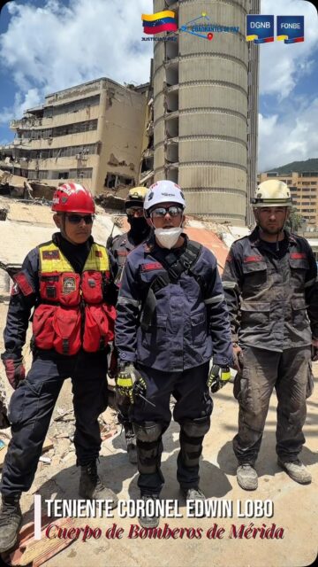 ¡HÉROES DESDE EL DÍA CERO! 🚒✨
Venezuela renace y lo hace con la fuerza, el coraje y el compromiso de nuestros bomberos.
El Teniente Coronel Edwin Lobo integrante de la 6ta Avanzada del Cuerpo de Bomberos del Estado Mérida desplegada en el estado La Guaira, nos traslada al epicentro del deber: operaciones de rescate ininterrumpidas ejecutadas con valentía desde el minuto uno.
Bajo las directrices de la Dirección General Nacional de Bomberos y la guía del Primer General Juan Carlos González, reafirmamos que la esperanza no solo se siente: ¡se construye con disciplina, mística y servicio!
#Bombreros #LaGuaira #Merida