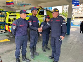 La visita institucional del P/G (B) Dr. Juan Carlos González, Director General Nacional de Bomberos y Presidente del Fonbe, en todas las estaciones del Cuerpo de Bomberos del Municipio Maracaibo fue un éxito. 

Su presencia en cada rincón de las diferentes instalaciones reitera el firme e incondicional compromiso con todos y cada uno de nuestros valientes “hombres de azul”. 

¡Seguimos unidos y trabajando por la seguridad de nuestra comunidad!

#BomberosMaracaibo #HombresDeAzul #DrJuanCarlosGonzalez #Fonbe #BomberosDeVenezuela #Compromiso #Gestión #Maracaibo #VisitaInstitucional