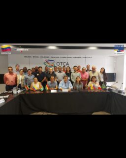 ¡Avanzamos con paso firme en la agenda internacional! 🚒💨

Desde la ciudad de Brasilia, nuestra Dirección General Nacional de Bomberos continúa representando a Venezuela en el Encuentro Regional sobre Interoperabilidad y Cooperación ante Incendios Forestales.

En este 4to día de actividades, el Primer General (B) Juan Carlos González, Director General Nacional y Presidente del FONBE, junto a expertos de América Latina y el Caribe, ha trabajado en:
✅ Protocolos de Asistencia Mutua: Para una respuesta rápida entre países hermanos.
✅ Fortalecimiento Técnico: Elevando el nivel operacional de nuestros héroes de azul.
✅ Coordinación Operativa: Unificando estrategias para proteger nuestra biodiversidad.

La gestión institucional del General González reafirma que, para el Sistema Nacional de Gestión de Riesgos, la prevención no tiene fronteras. ¡Seguimos trabajando por la protección del ambiente y la seguridad de nuestro pueblo!

#BomberosVenezuela #GestiónDeRiesgo #CooperaciónInternacional #IncendiosForestales #Brasilia2026