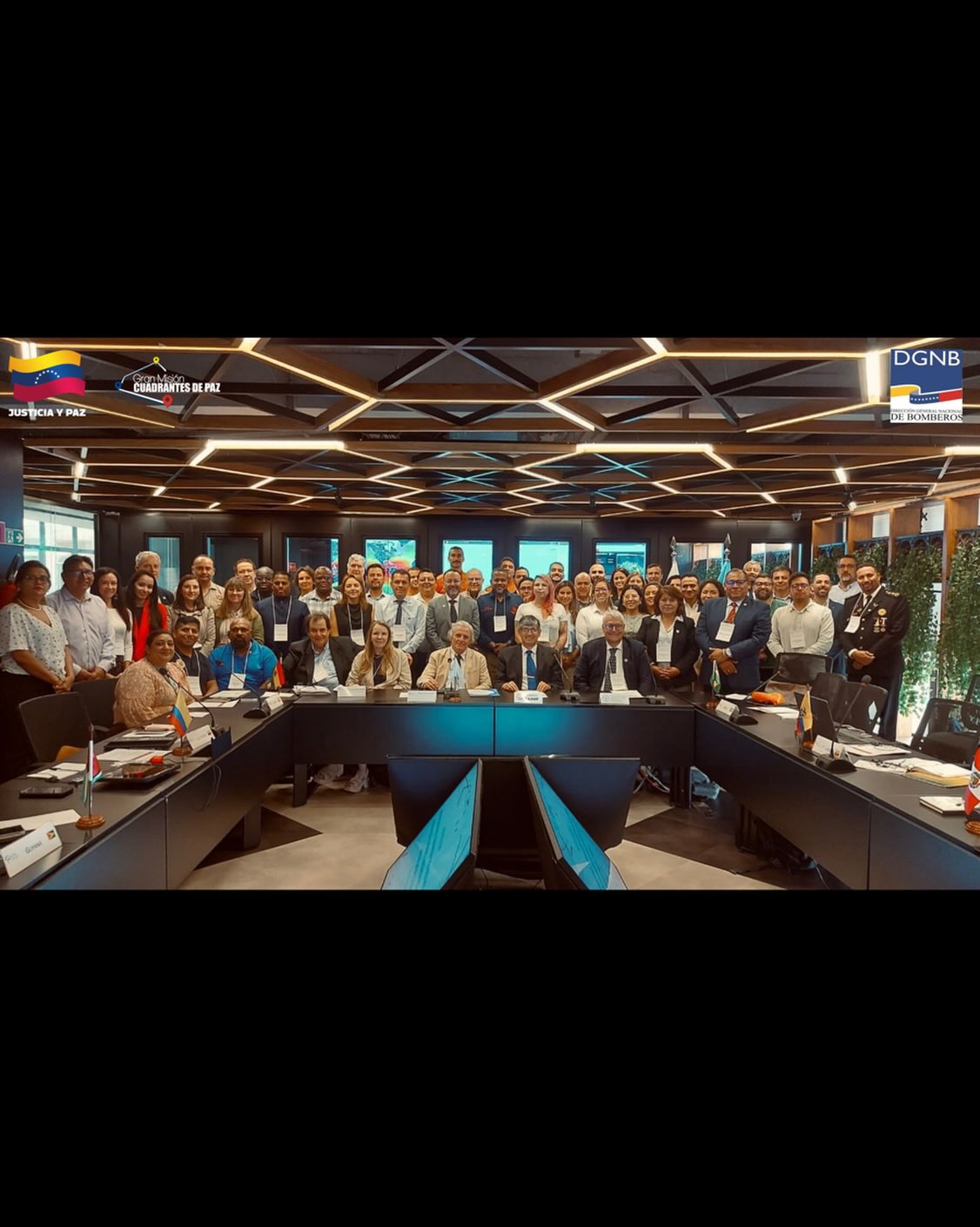 📢 ¡Actividad CUMPLIDA con ÉXITO! 🇻🇪

Nos llena de orgullo informar la exitosa culminación del Encuentro sobre Interoperabilidad, Cooperación y Asistencia Mutua para la Preparación y Respuesta ante Incendios Forestales en América Latina y el Caribe, celebrado en la sede de la OTCA en Brasilia, del 9 al 13 de marzo de 2026.

Contamos con la destacada presencia y representación del Primer General (B) Dr. Juan Carlos González, Director General Nacional de Bomberos de Venezuela y Presidente del FONBE, quien llevó la voz de nuestra nación a este importante foro regional.

Expresamos nuestro más sincero agradecimiento por el compromiso y las valiosas contribuciones compartidas por todos los participantes. 

Este encuentro ha enriquecido el diálogo y fortalece significativamente la cooperación regional para el manejo integral del fuego.

¡El trabajo no se detiene! Seguimos uniendo esfuerzos. 

#ManejoIntegralDelFuego #IncendiosForestales #CooperaciónRegional #OTCA #Brasil  BomberosVenezuela